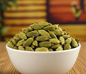 Hygienically processed cardamom ideal for food industries, retail, and ingredient supply